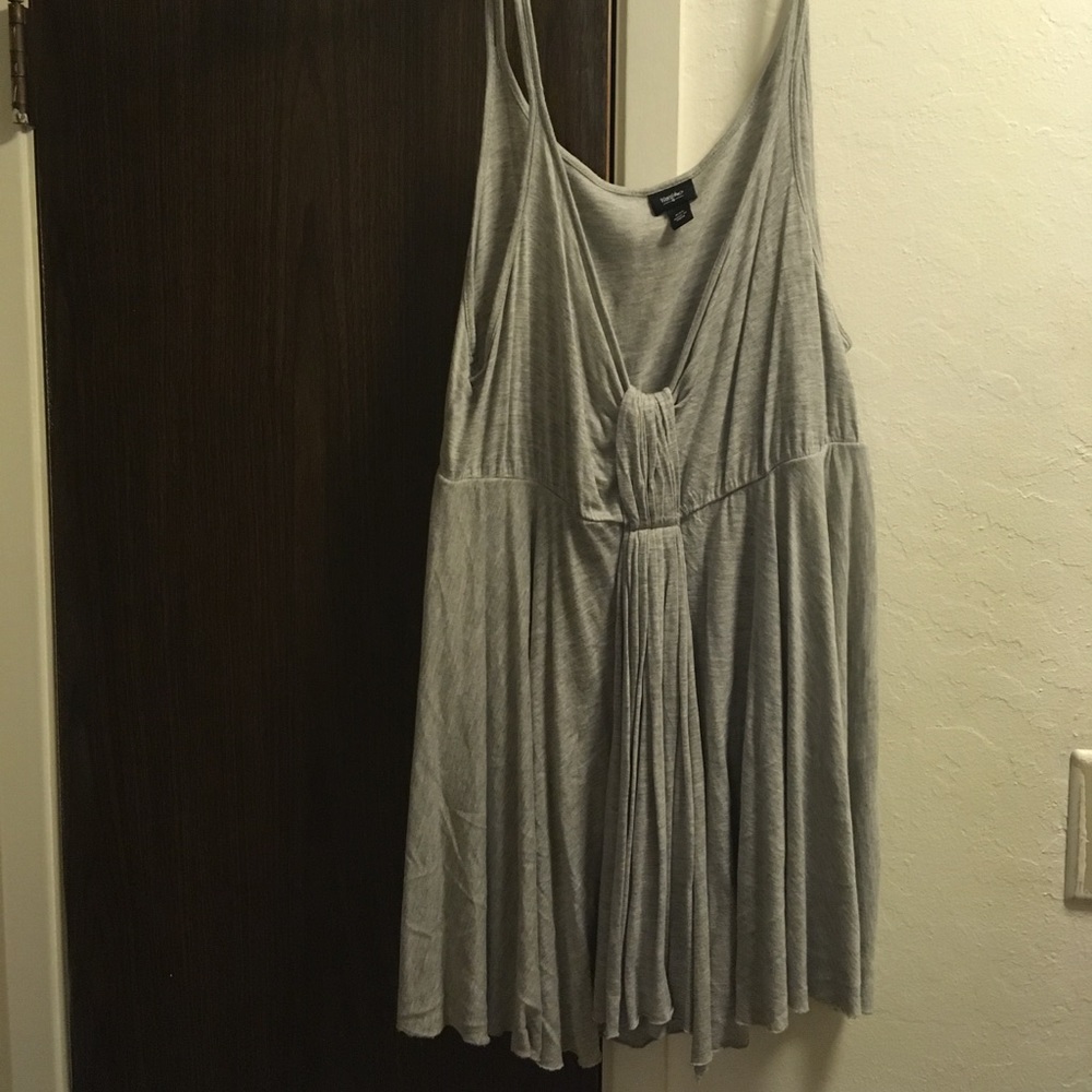 Flowing gray tank top